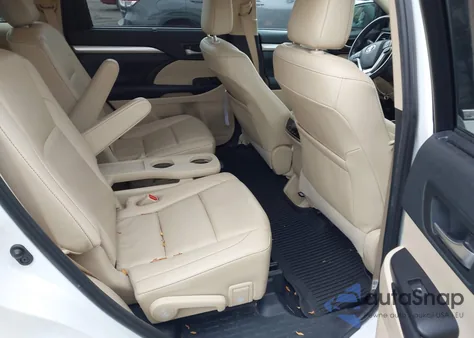 2019 Toyota Highlander Xle z USA, uszkodzony, nr VIN 5TDJZRFH1KS595341